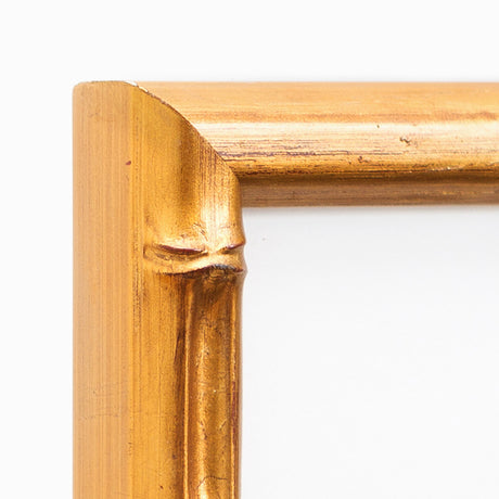 Corner photo in gold bamboo Mandalay frame
